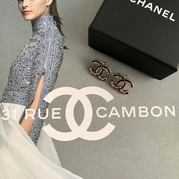 SOLD Chanel Gold Black Enamel Cc Baroque Earrings - Picture 8 of 8